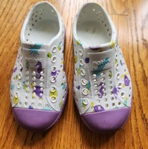 Native Shoes - shell white/sea fan purple/princess ocean - size C7